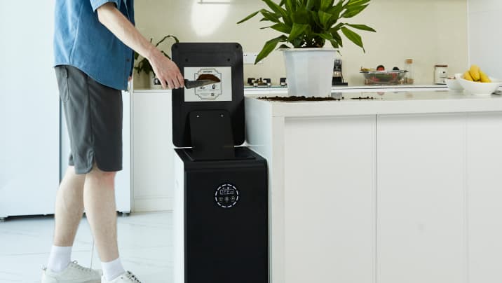 the man get compost from GEME